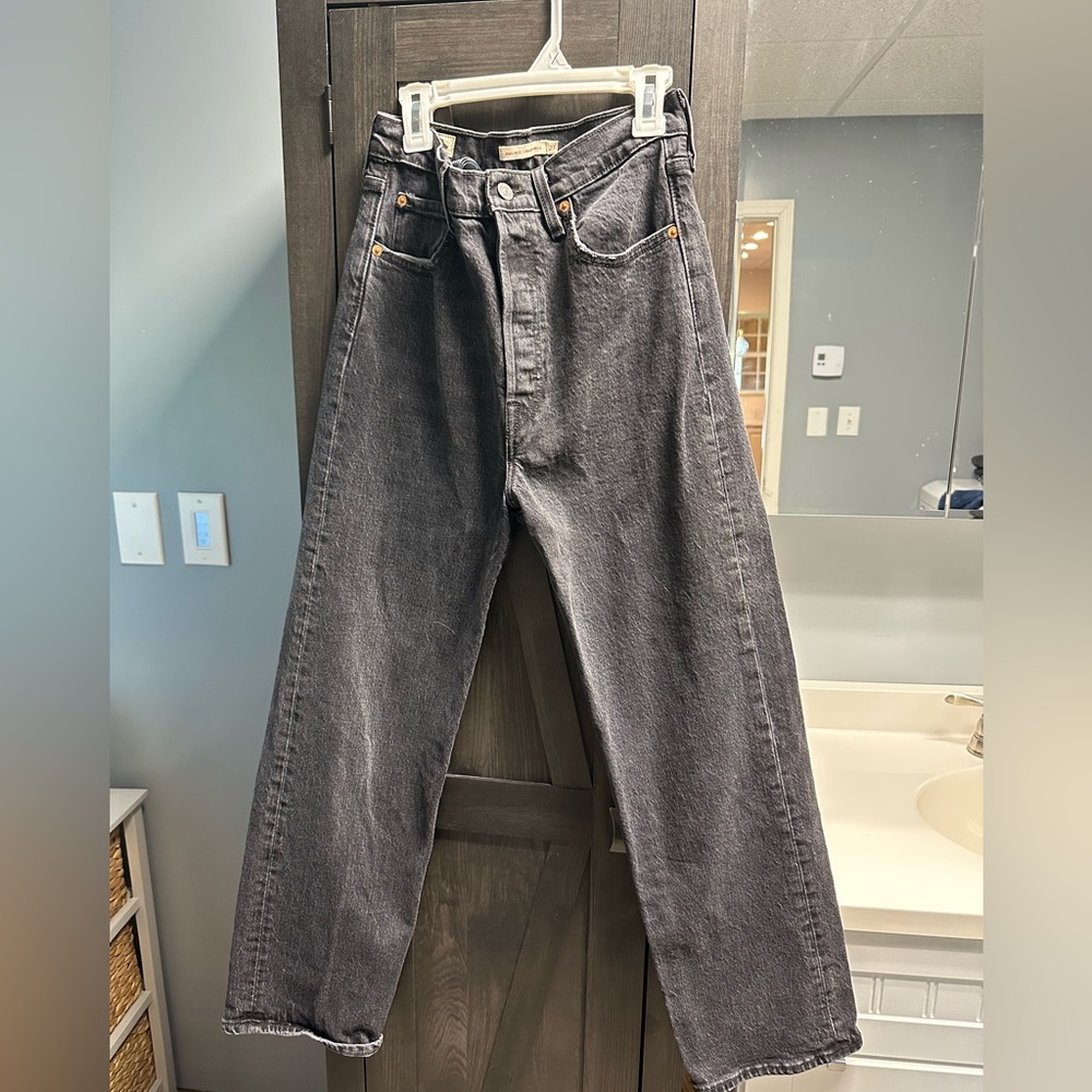 Levis Ribcage Straight Ankle Jean